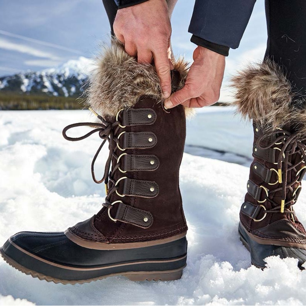 Sorel Brown and Black Rain & Snow Boots with Faux Fur Trim size 9